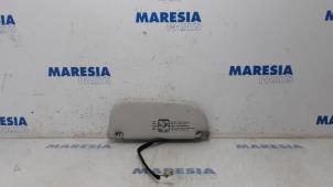 Używane Oslona przeciwsloneczna Peugeot 307 CC (3B) 2.0 16V Cena € 30,00 Procedura marży oferowane przez Maresia Parts