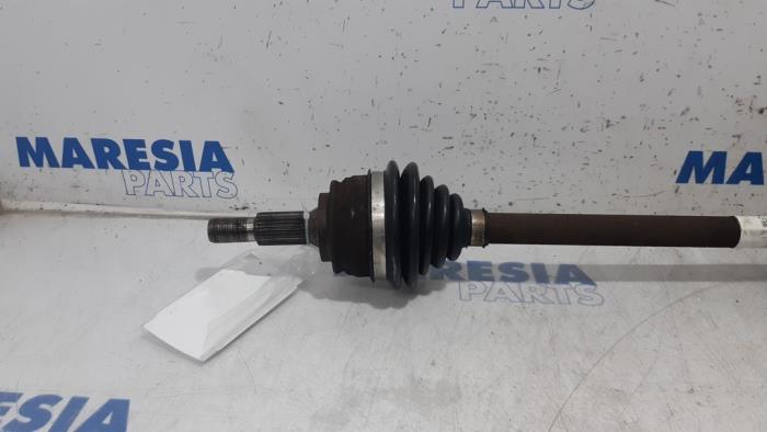 Drivaxel, höger fram från en Citroën C4 Grand Picasso (3A) 1.2 12V PureTech 130 2015