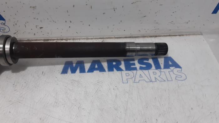 Drivaxel, höger fram från en Citroën C4 Grand Picasso (3A) 1.2 12V PureTech 130 2015