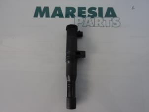 Gebruikte Bobine Renault Scénic I (JA) 2.0 16V IDE Prijs € 10,00 Margeregeling aangeboden door Maresia Parts