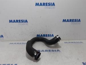Gebruikte Intercooler Slang Citroen C4 Picasso (3D/3E) 1.6 e-Hdi, BlueHDi 115 Prijs € 20,00 Margeregeling aangeboden door Maresia Parts