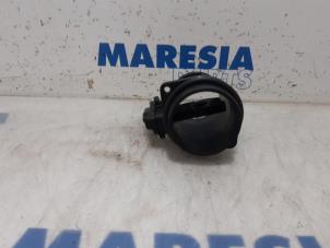 Gebruikte Luchthoeveelheidsmeter Citroen C4 Picasso (3D/3E) 1.6 e-Hdi, BlueHDi 115 Prijs € 20,00 Margeregeling aangeboden door Maresia Parts