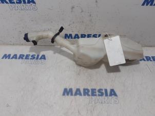 Gebruikte Ruitensproeiertank voor Fiat 500 (312) 1.4 16V Prijs € 15,00 Margeregeling aangeboden door Maresia Parts