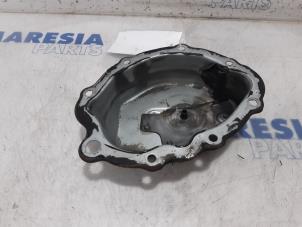 Begagnade Växellådsskydd Renault Kadjar (RFEH) 1.2 Energy TCE 130 Pris € 20,00 Marginaltabell erbjuds av Maresia Parts