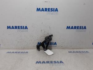 Używane Wlot oleju Peugeot 308 SW (L4/L9/LC/LJ/LR) 1.6 BlueHDi 120 Cena € 20,00 Procedura marży oferowane przez Maresia Parts