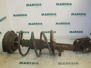 Begagnade Stötdämparstång, höger fram Renault Laguna II (BG) 1.9 dCi 120 Pris € 40,00 Marginaltabell erbjuds av Maresia Parts