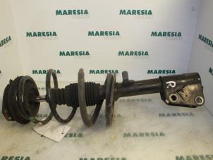 Begagnade Stötdämparstång, höger fram Renault Laguna II Grandtour (KG) 1.9 dCi Pris € 40,00 Marginaltabell erbjuds av Maresia Parts