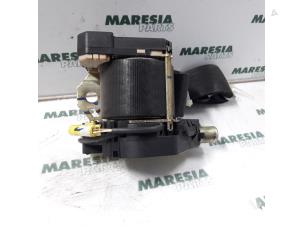 Używane Pas bezpieczenstwa lewy przód Lancia Thesis (841) 2.4 20V Cena € 105,00 Procedura marży oferowane przez Maresia Parts