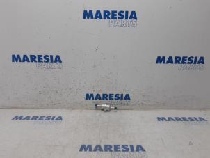 Używane Regulator cisnienia paliwa Citroen Jumper (U9) 2.0 Blue HDi 130 Cena € 30,25 Z VAT oferowane przez Maresia Parts