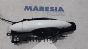 Begagnade Dörrhandtag, 4-dörrars, höger bak Alfa Romeo Stelvio (949) 2.2d 16V 210 Q4 Pris € 50,00 Marginaltabell erbjuds av Maresia Parts