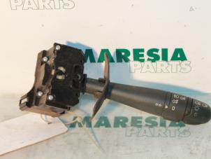 Begagnade Indikatorbrytare Renault Megane Coupé (DA) 1.6i Pris € 25,00 Marginaltabell erbjuds av Maresia Parts