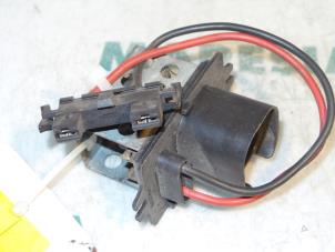 Begagnade Motstånd, kupéfläkt Renault 19 Phase II/III (B/C53) 1.4i Pris € 20,00 Marginaltabell erbjuds av Maresia Parts