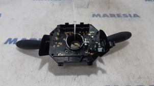 Gebruikte Stuurkolomschakelaar Fiat 500C (312) 1.2 69 Prijs € 75,00 Margeregeling aangeboden door Maresia Parts