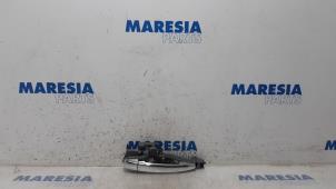 Begagnade Dörrhandtag, 4-dörrars, höger fram Citroen C3 (SC) 1.2 VTi 82 12V Pris € 25,00 Marginaltabell erbjuds av Maresia Parts