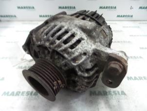 Begagnade Dynamo Renault Safrane I 3.0i V6 RT,RXE Pris € 40,00 Marginaltabell erbjuds av Maresia Parts
