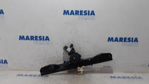 Używane Mechanizm szyby lewej przedniej wersja 4-drzwiowa Fiat Panda/Pandina (312) 0.9 TwinAir Turbo 85 Cena € 50,00 Procedura marży oferowane przez Maresia Parts