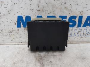 Używane Skrzynka bezpieczników Peugeot 207/207+ (WA/WC/WM) 1.6 16V VTi Cena € 25,00 Procedura marży oferowane przez Maresia Parts