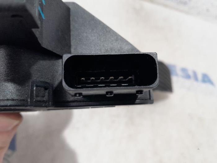 Gaspedalsensor från en Fiat Punto Evo (199) 1.3 JTD Multijet 85 16V Euro 5 2011