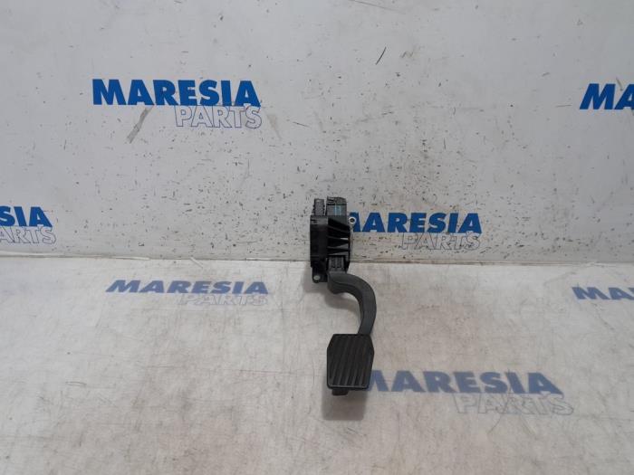 Gaspedalsensor från en Fiat Punto Evo (199) 1.3 JTD Multijet 85 16V Euro 5 2011