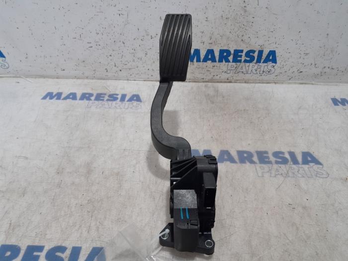 Gaspedalsensor från en Fiat Punto Evo (199) 1.3 JTD Multijet 85 16V Euro 5 2011