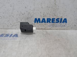 Begagnade Elektronisk tändnyckel Citroen C4 Cactus (0B/0P) 1.2 PureTech 110 12V Pris € 157,50 Marginaltabell erbjuds av Maresia Parts