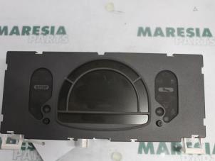 Używane Tablica rozdzielcza Renault Modus/Grand Modus (JP) 1.5 dCi 70 Cena € 105,00 Procedura marży oferowane przez Maresia Parts