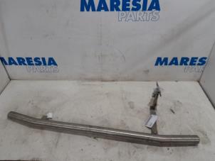 Begagnade Sidobalk Opel Vivaro 2.0 CDTI 122 Pris € 127,05 Inklusive moms erbjuds av Maresia Parts