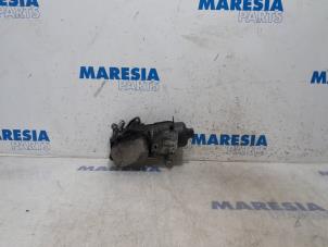Gebruikte Oliefilterhouder Citroen C4 Picasso (3D/3E) 1.6 e-Hdi, BlueHDi 115 Prijs € 50,00 Margeregeling aangeboden door Maresia Parts