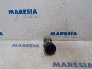 Gebruikte Zuiger Citroen C4 Picasso (3D/3E) 1.6 e-Hdi, BlueHDi 115 Prijs € 50,00 Margeregeling aangeboden door Maresia Parts