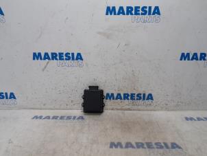 Begagnade Trimchip Renault Clio III (BR/CR) 1.2 16V TCe 100 Pris € 50,00 Marginaltabell erbjuds av Maresia Parts