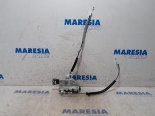 Gebruikte Deurslot Mechaniek 4Deurs links-achter DS Automobiles DS 3/Crossback (UC/UJ/UR) 1.2 12V PureTech 130 Prijs € 78,65 Inclusief btw aangeboden door Maresia Parts