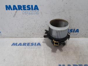 Gebruikte Kachel Ventilatiemotor Opel Vivaro 2.0 CDTI 122 Prijs € 60,49 Inclusief btw aangeboden door Maresia Parts