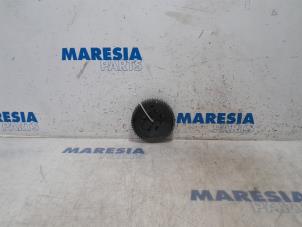 Gebruikte Nokkenas Tandwiel Lancia Delta (844) 1.6 D Multijet 16V 120 Prijs € 24,99 Margeregeling aangeboden door Maresia Parts