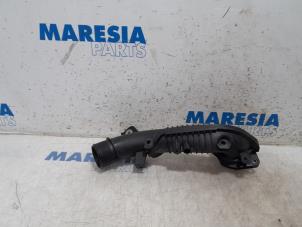 Gebruikte Aanzuigslang Lucht Fiat Punto III (199) 0.9 TwinAir Turbo 100 Prijs € 30,00 Margeregeling aangeboden door Maresia Parts