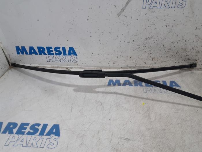 Främre torkararm från en Renault Scénic III (JZ) 1.4 16V TCe 130 2010