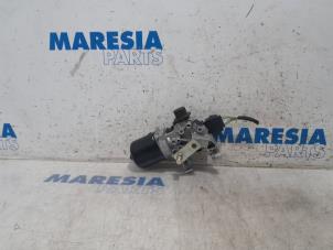 Begagnade Främre torkarmotor Citroen C-Elysee (DD) 1.2 Vti 82 12V Pris € 65,00 Marginaltabell erbjuds av Maresia Parts