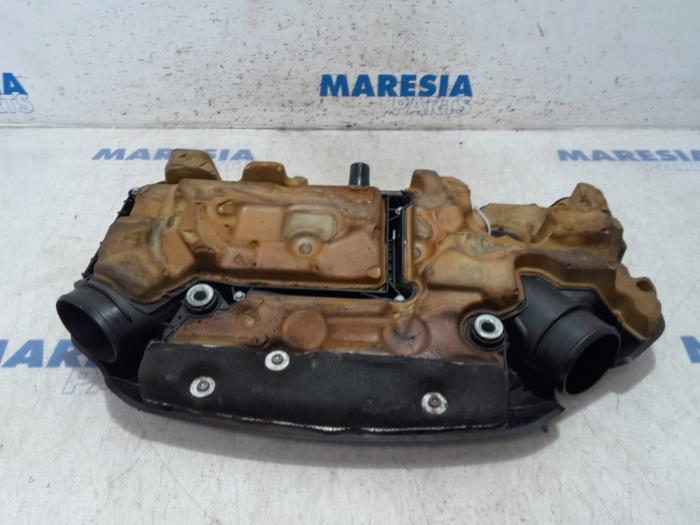 Luchtfilterhuis van een Fiat 500 (312) 0.9 TwinAir 85 2011