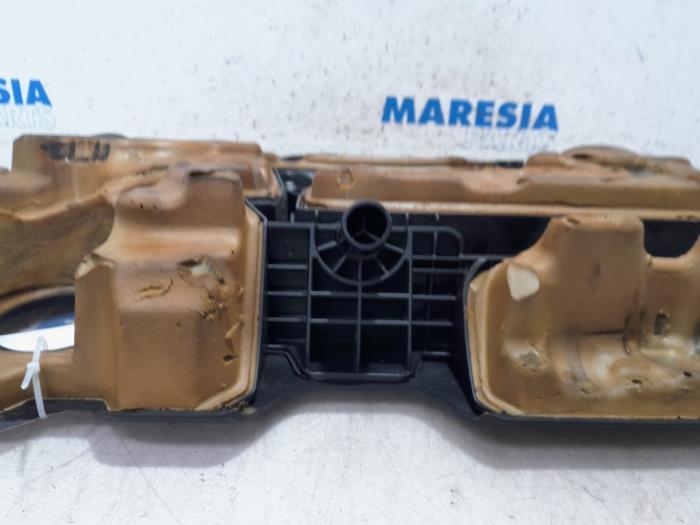 Luchtfilterhuis van een Fiat 500 (312) 0.9 TwinAir 85 2011