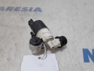 Begagnade Pump, vindrutespolare Citroen C4 Grand Picasso (3A) 1.6 HDiF, Blue HDi 115 Pris € 10,00 Marginaltabell erbjuds av Maresia Parts