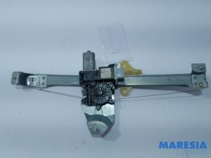 Gebruikte Ruitmechaniek 4Deurs links-voor Renault Zoé (AG) 46kW Prijs € 60,00 Margeregeling aangeboden door Maresia Parts