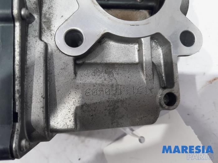 Spjällhus från en Renault Clio III (BR/CR) 1.2 16V TCe 100 2008