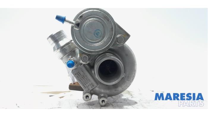 Turbo från en Renault Clio III (BR/CR) 1.2 16V TCe 100 2008