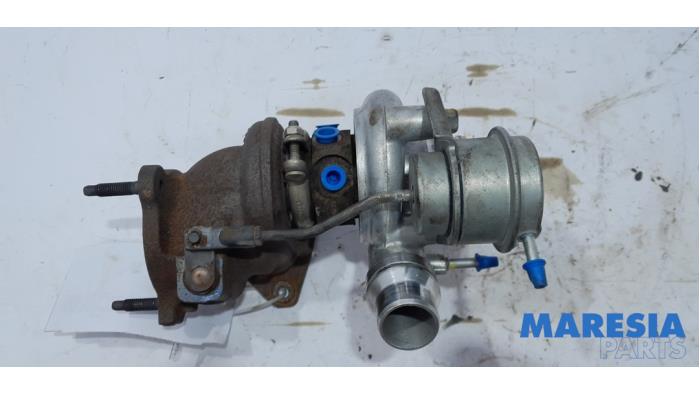 Turbo från en Renault Clio III (BR/CR) 1.2 16V TCe 100 2008