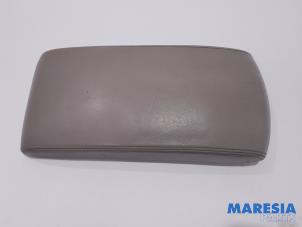 Gebruikte Armleuning Citroen C5 III Tourer (RW) 2.7 HDiF V6 24V Autom. Prijs € 75,00 Margeregeling aangeboden door Maresia Parts