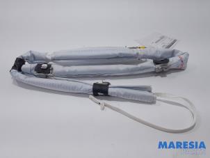 Używane Kurtyna Peugeot 208 I (CA/CC/CK/CL) 1.2 Vti 12V PureTech 82 Cena € 60,00 Procedura marży oferowane przez Maresia Parts