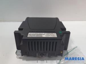 Gebruikte Head-up display Peugeot 5008 I (0A/0E) 1.6 THP 16V Prijs € 124,95 Margeregeling aangeboden door Maresia Parts