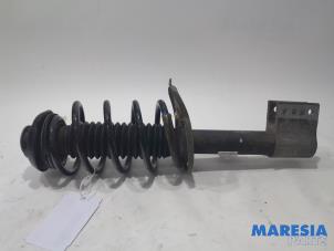 Gebruikte Schokdemperpoot links-voor Peugeot 5008 I (0A/0E) 1.6 THP 16V Prijs € 50,00 Margeregeling aangeboden door Maresia Parts