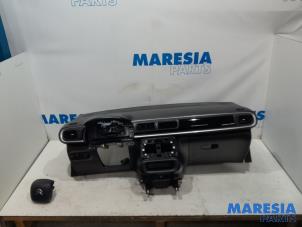 Begagnade Airbag set + instrumentbräda Citroen C3 (SX/SW) 1.2 Vti 12V PureTech Pris € 1.000,00 Marginaltabell erbjuds av Maresia Parts