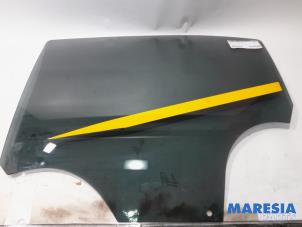 Gebruikte Portierruit 4Deurs links-achter Citroen C3 (SX/SW) 1.2 Vti 12V PureTech Prijs € 105,00 Margeregeling aangeboden door Maresia Parts