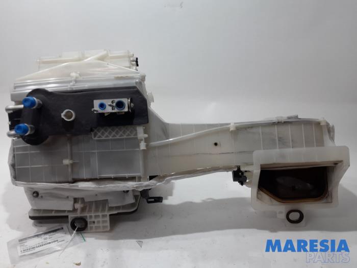 Värmarhus från en Citroën C4 Picasso (3D/3E) 1.6 16V THP 155 2013